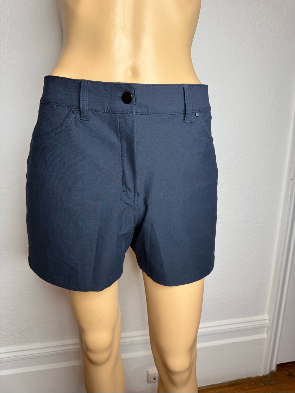 Lululemon City Sleek HR 5 Pkt 3.5” Shorts Women’s Size 29 Navy Blue